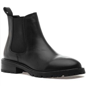 Steve Madden Black Leather Chelsea Ankle Boots